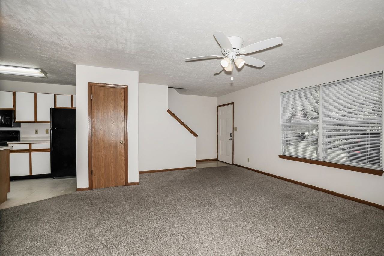 1001 Fannon Dr - Photo 6 of 39