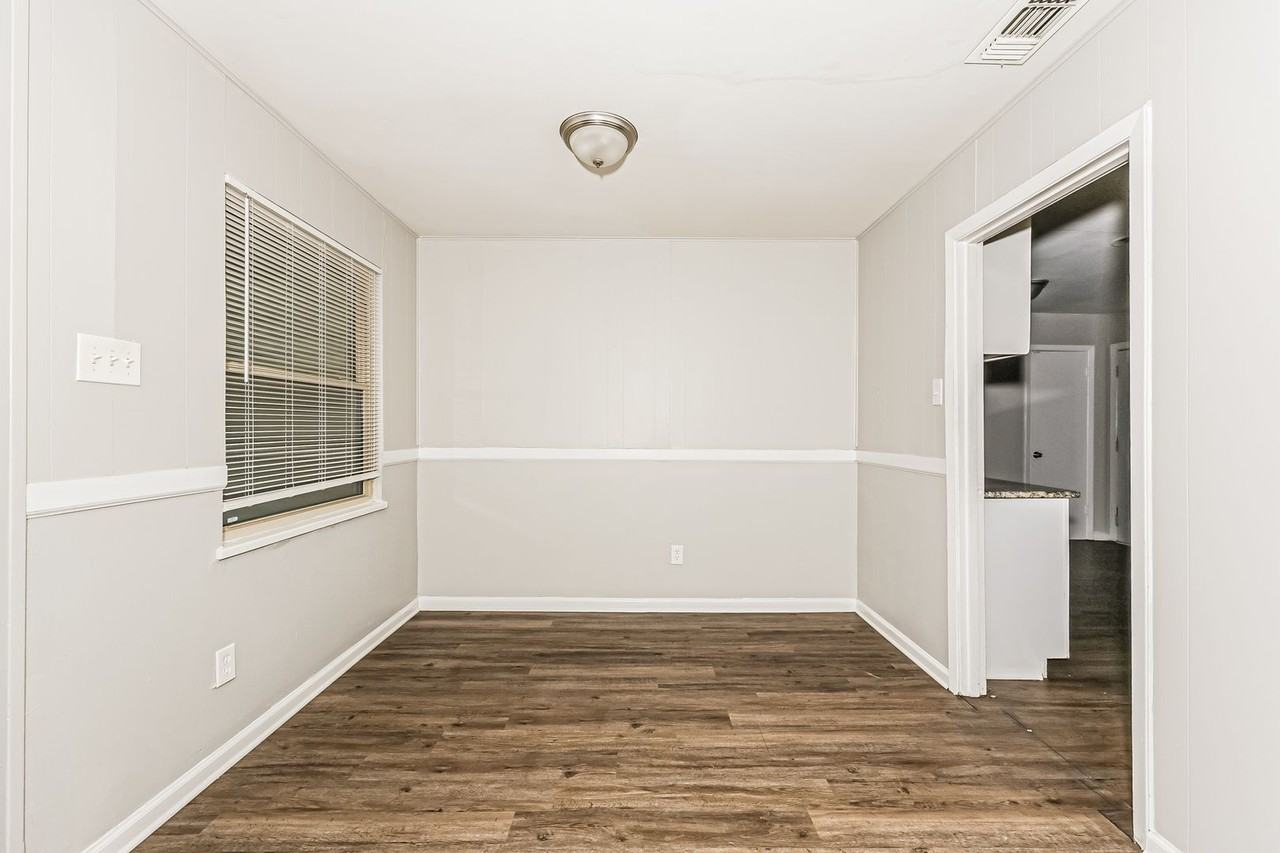 2207 Dennis St - Photo 6 of 18