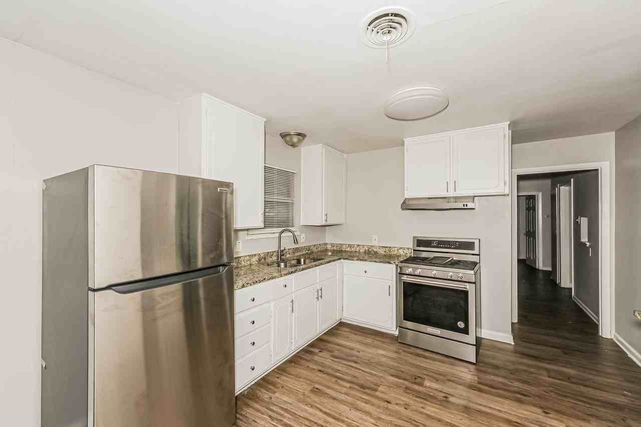 2207 Dennis St - Photo 7 of 18