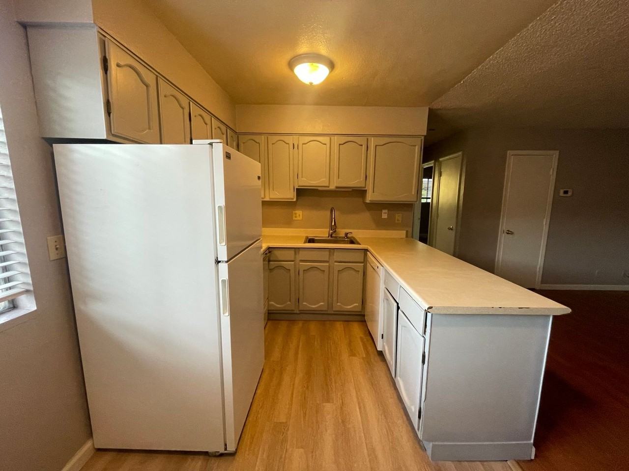 2560 2560 E Street - D #D - Photo 2 of 6