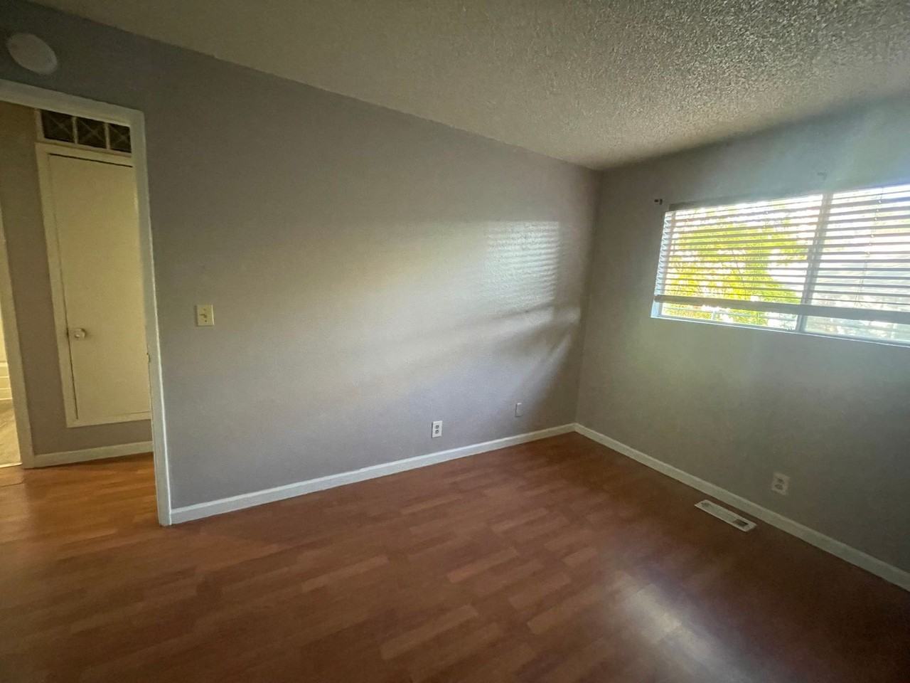 2560 2560 E Street - D #D - Photo 5 of 6