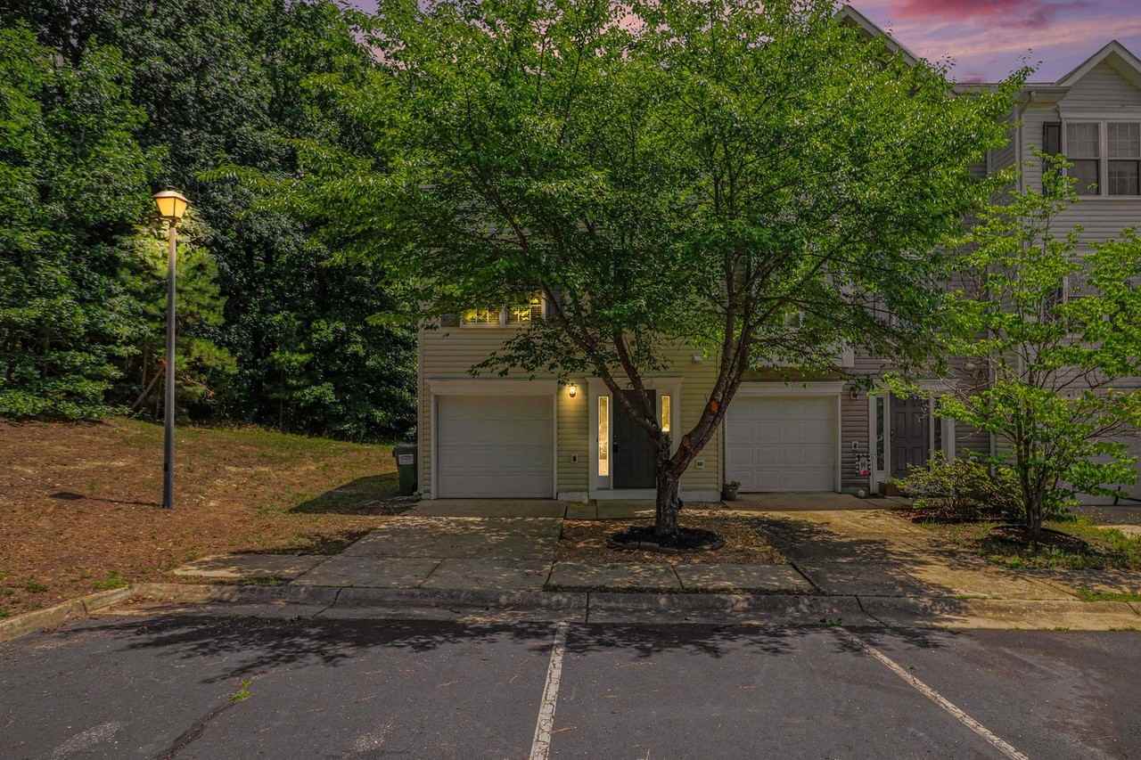 23043 Triple Crown Dr - Photo 2 of 28
