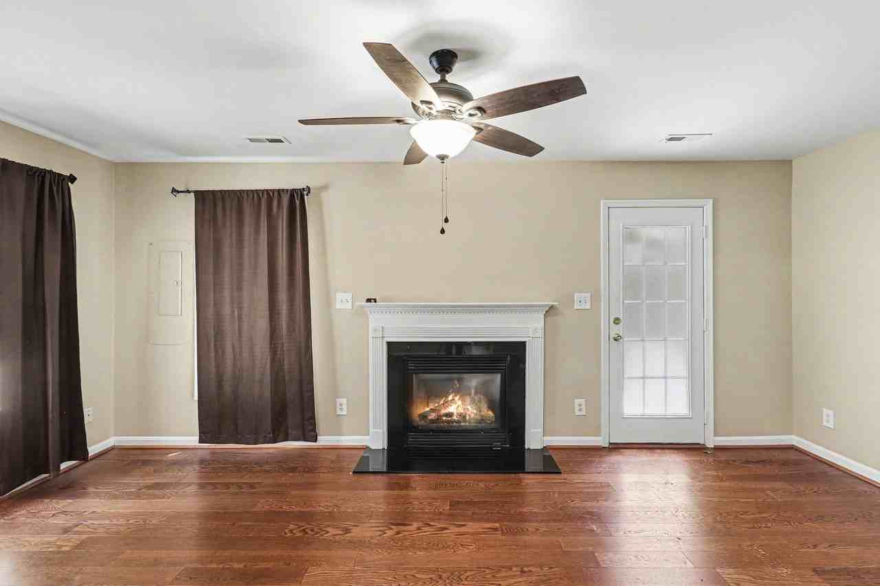 23043 Triple Crown Dr - Photo 4 of 28