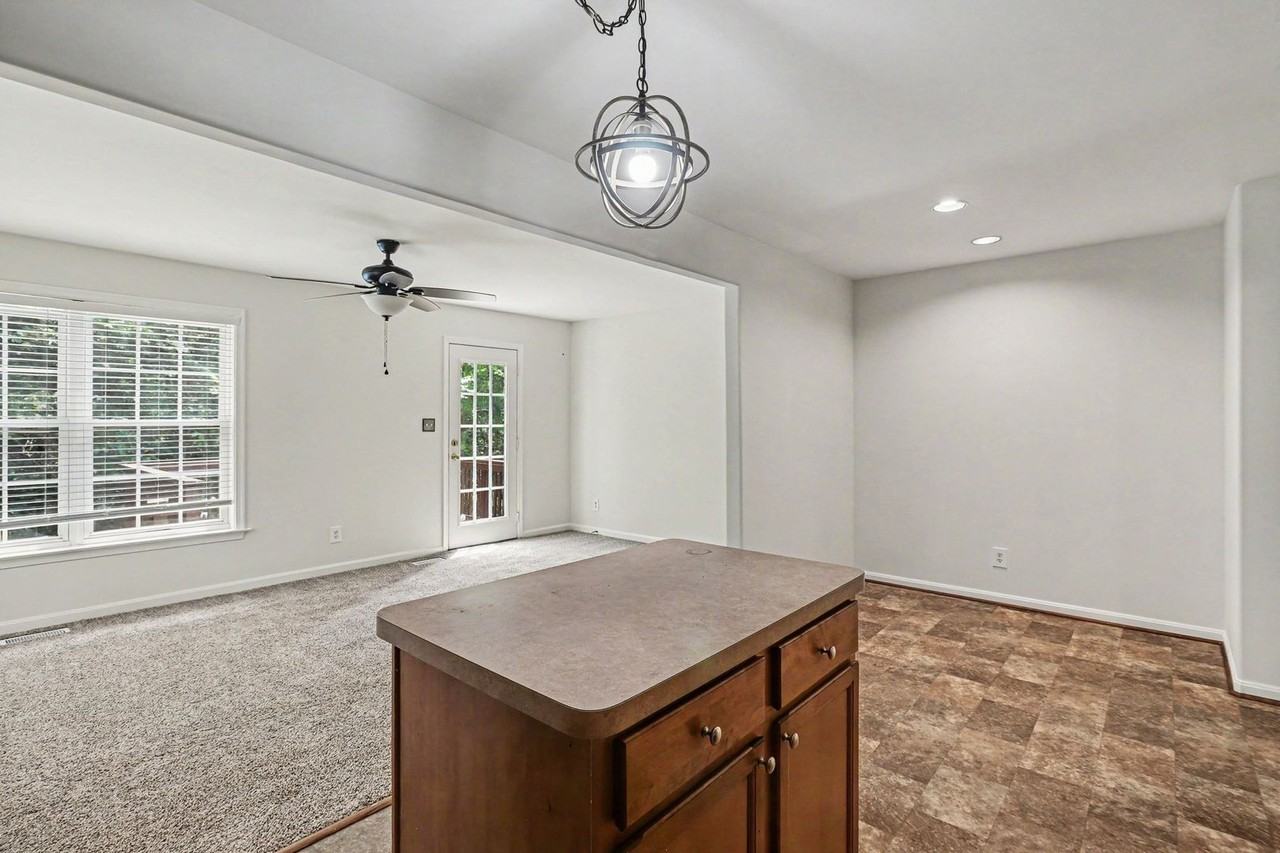 23043 Triple Crown Dr - Photo 7 of 28