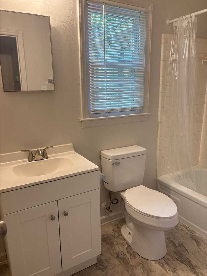 Chesterfield Court - Photo 7 of 27