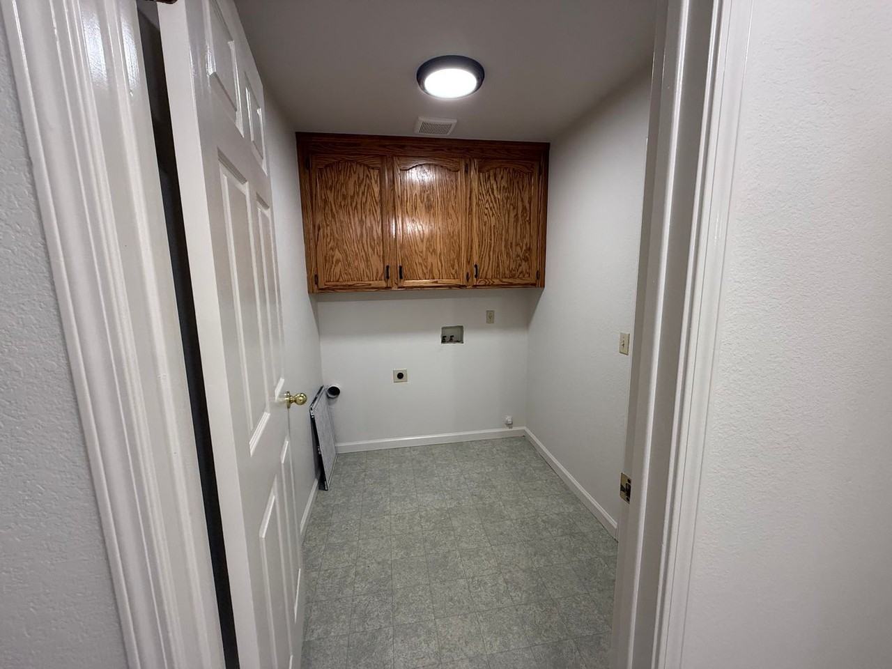 2136 Southgate Dr - Photo 6 of 33
