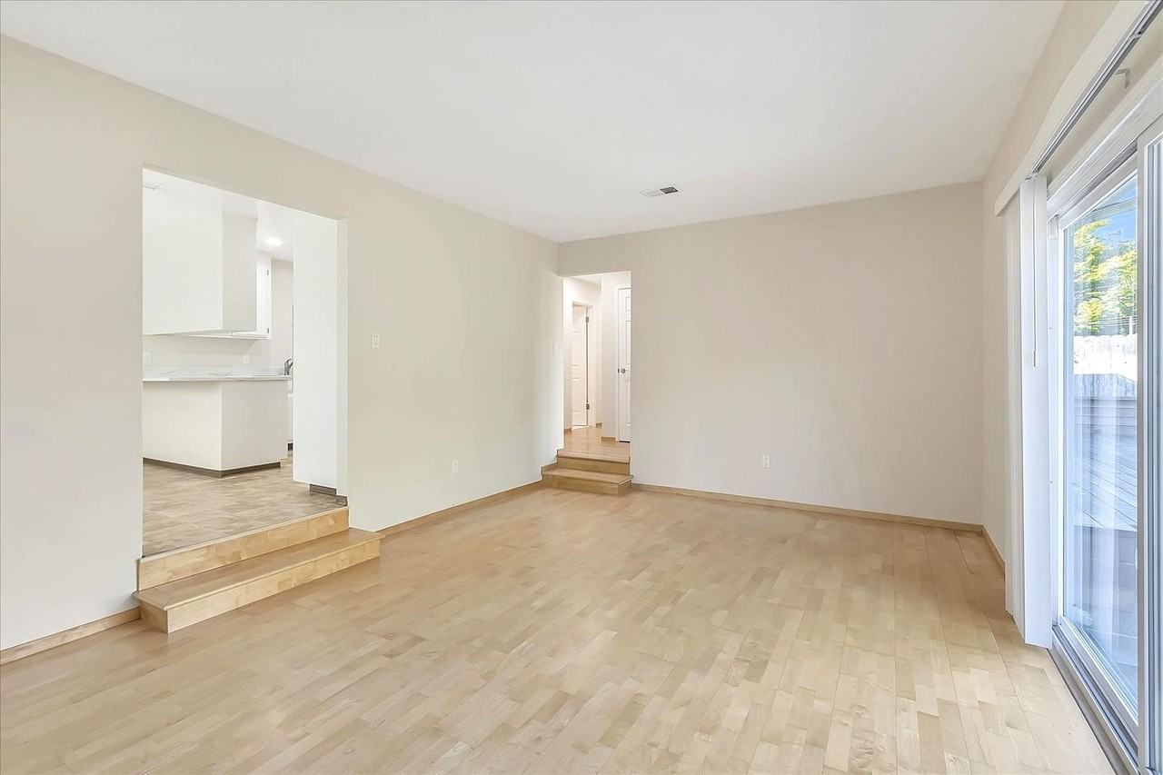 1383 Bouret Dr - Photo 3 of 8
