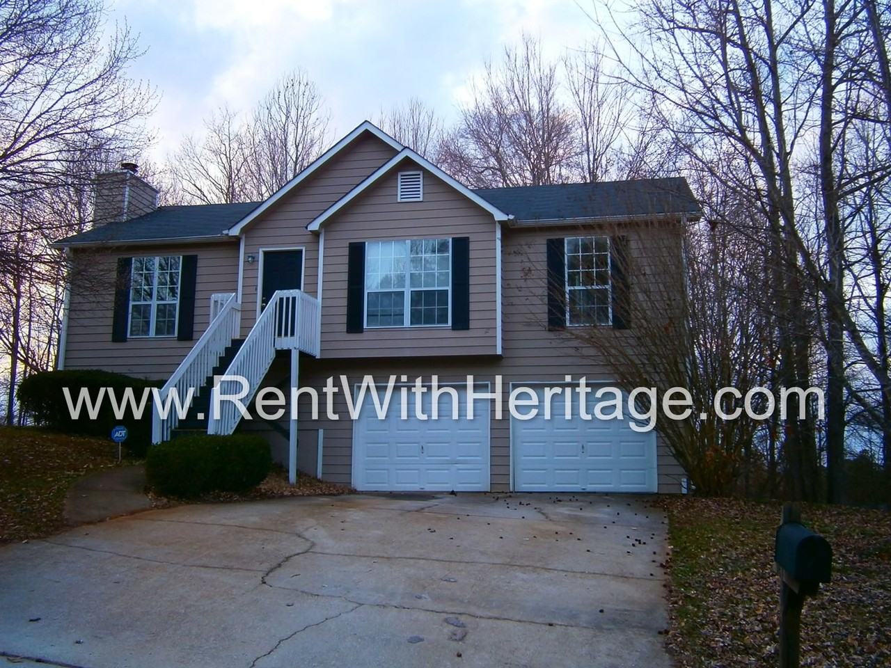 6322 Hillview Ln - Photo 3 of 17