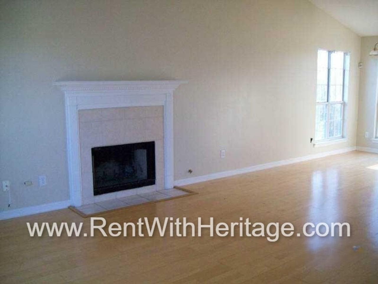 6322 Hillview Ln - Photo 4 of 17
