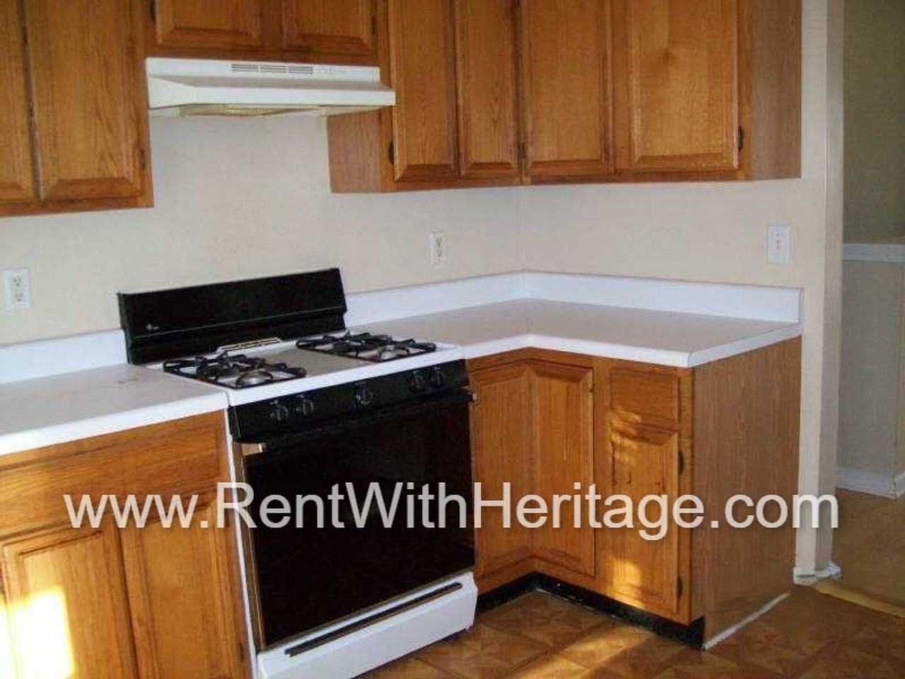 6322 Hillview Ln - Photo 6 of 17