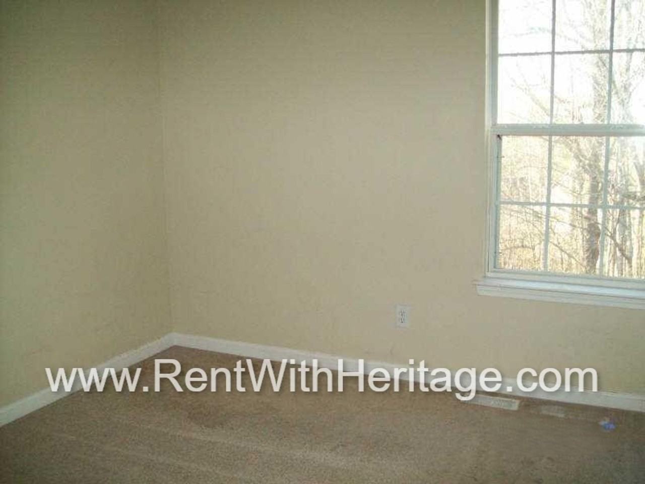 6322 Hillview Ln - Photo 7 of 17