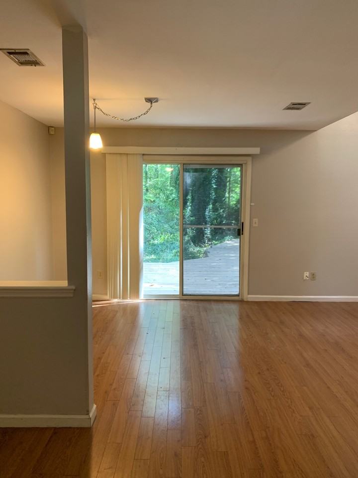 1742 Nestlewood Ln - Photo 7 of 25