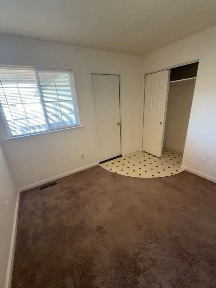 3121 Matthew Ln - Photo 7 of 27