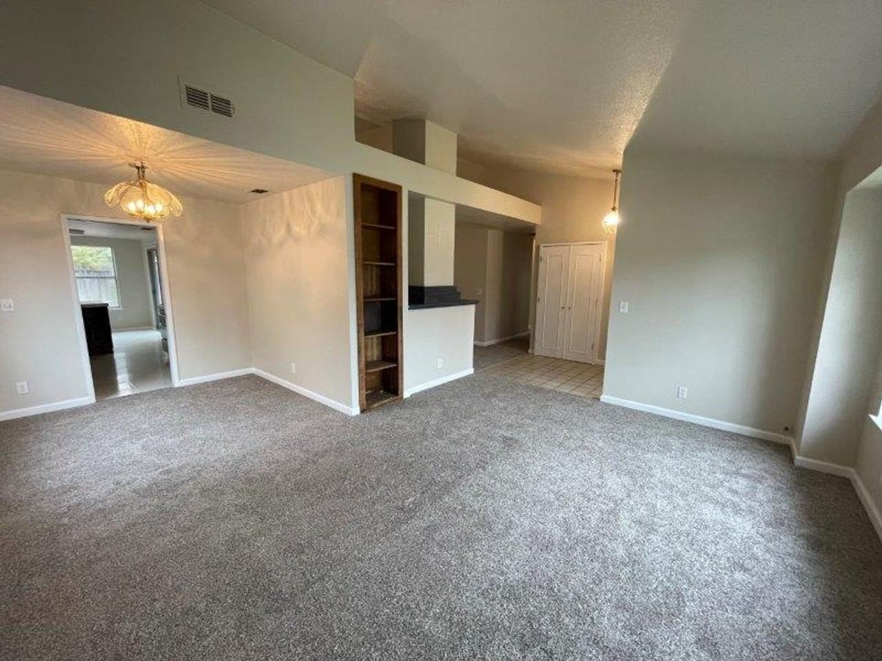6505 Fuego Way - Photo 5 of 21