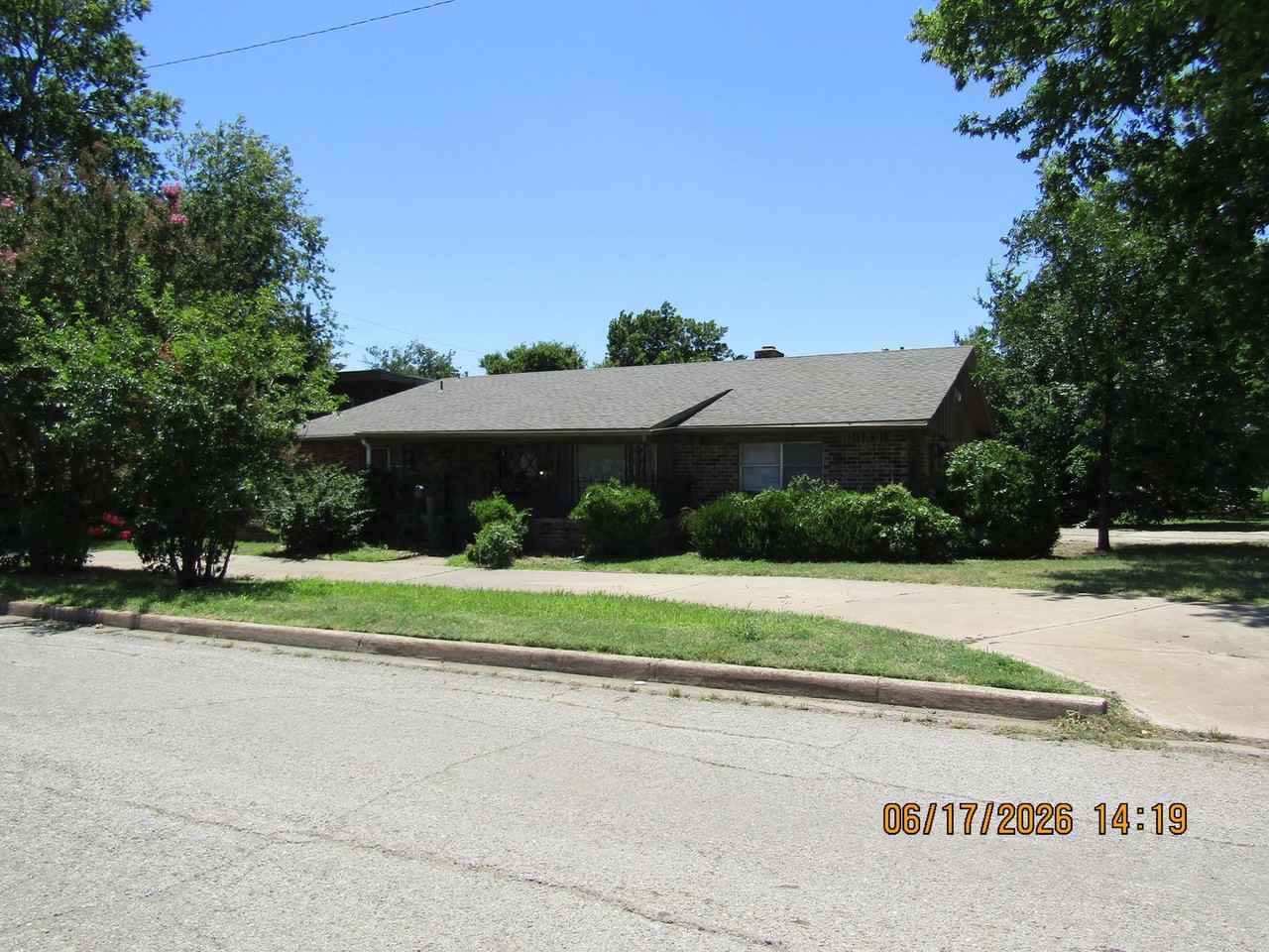 1202 Nw Lake Ave