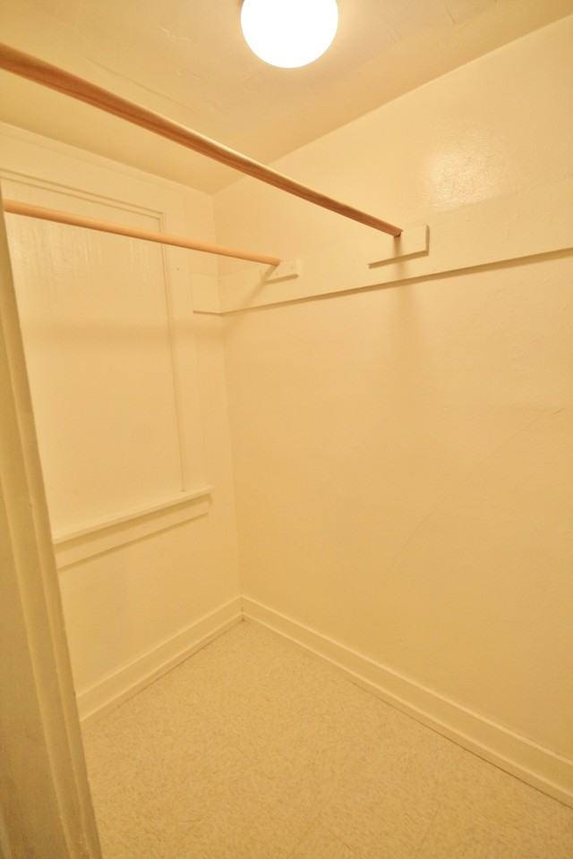 516 E Grand Ave - Photo 6 of 8