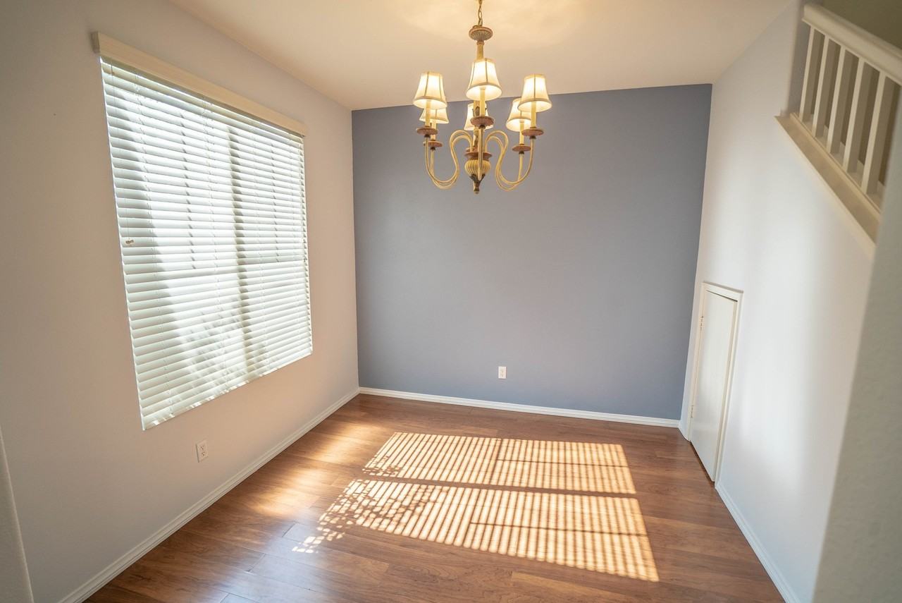 27663 Sunny Creek Dr - Photo 2 of 21