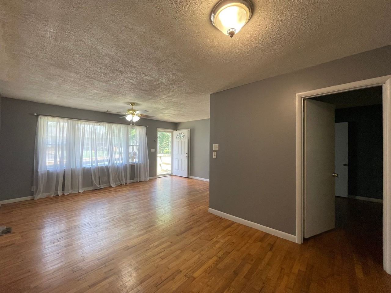 730 Crabapple Dr - Photo 2 of 16
