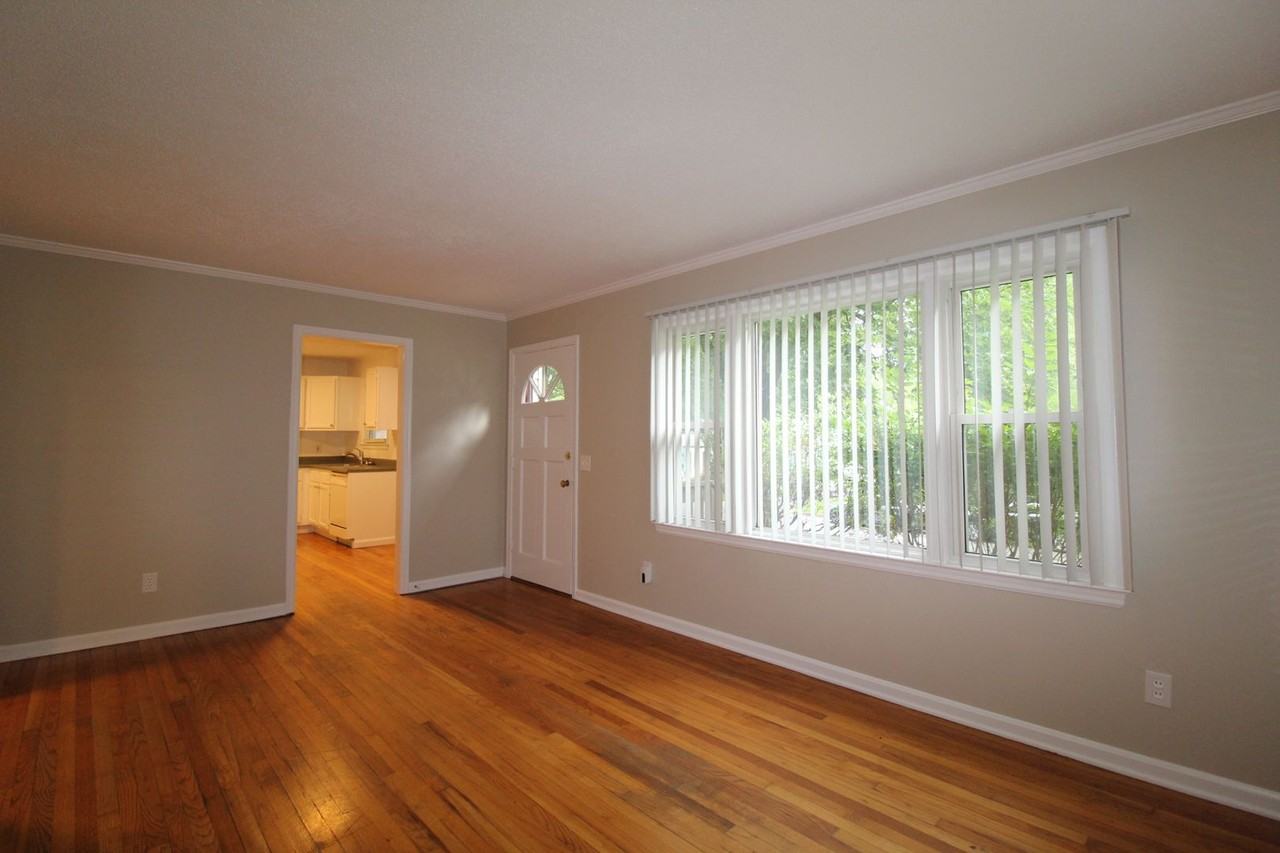 5314 Linden St - Photo 4 of 12