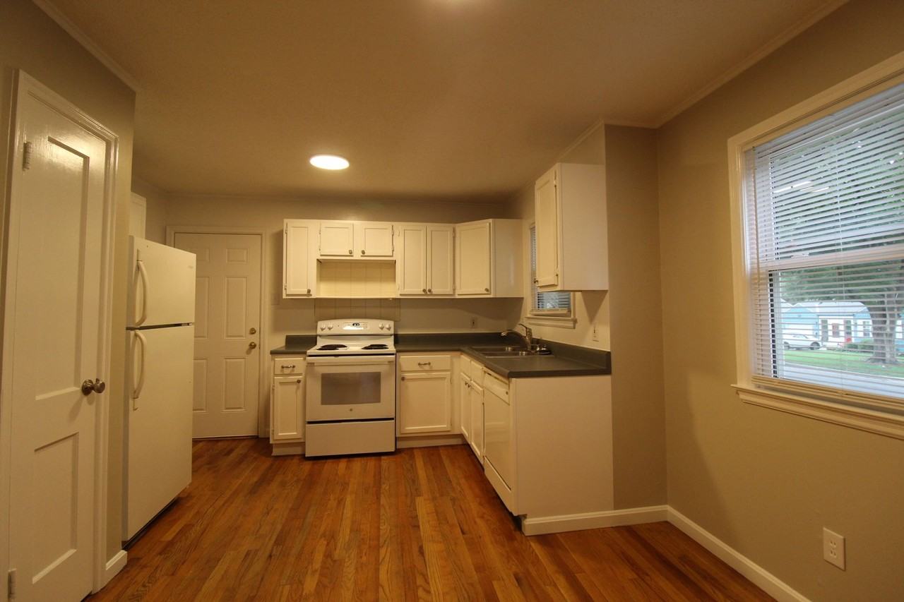5314 Linden St - Photo 5 of 12
