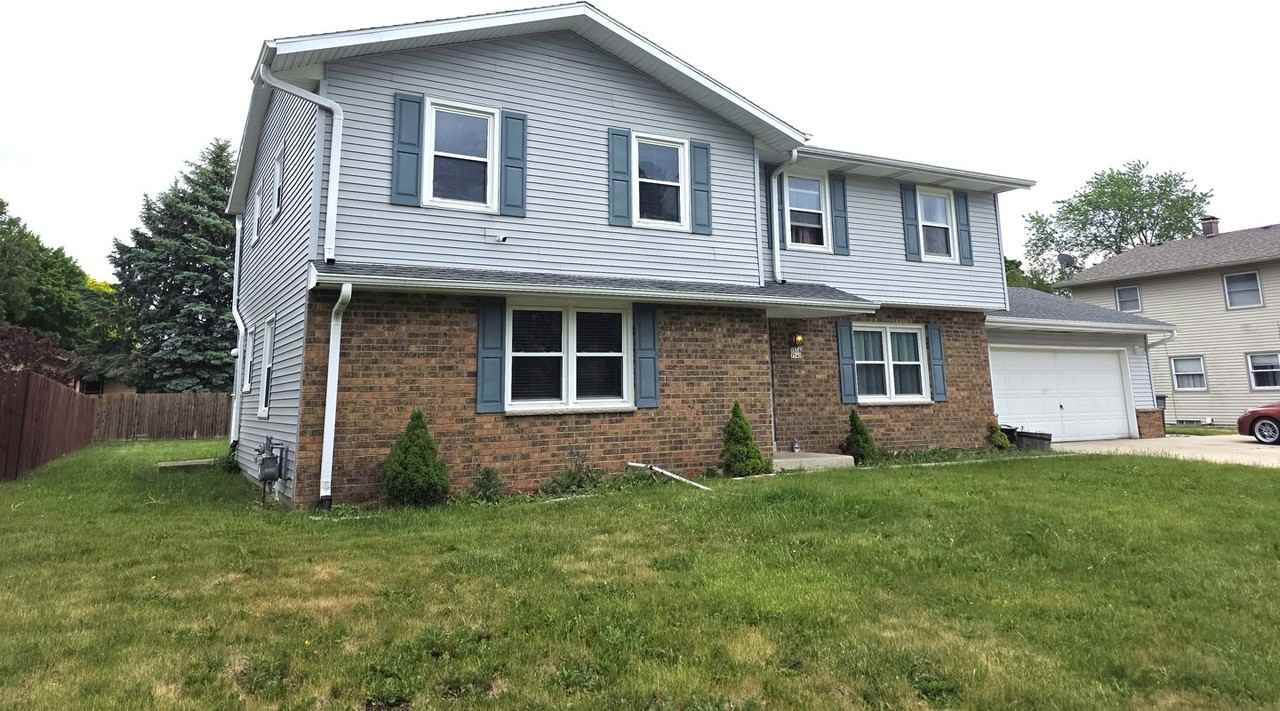 7538 S 75th St - Photo 2 of 16