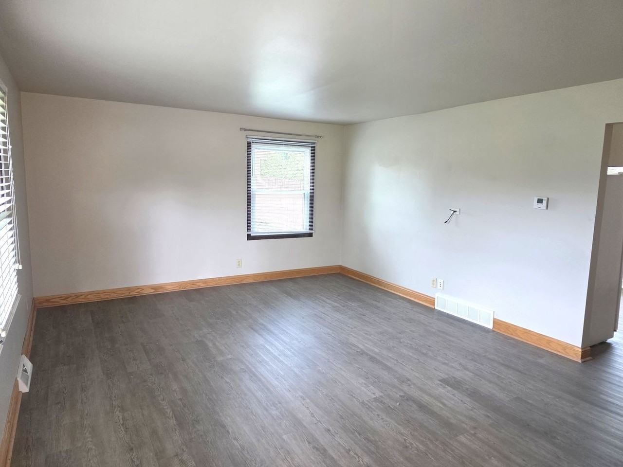 7538 S 75th St - Photo 4 of 16