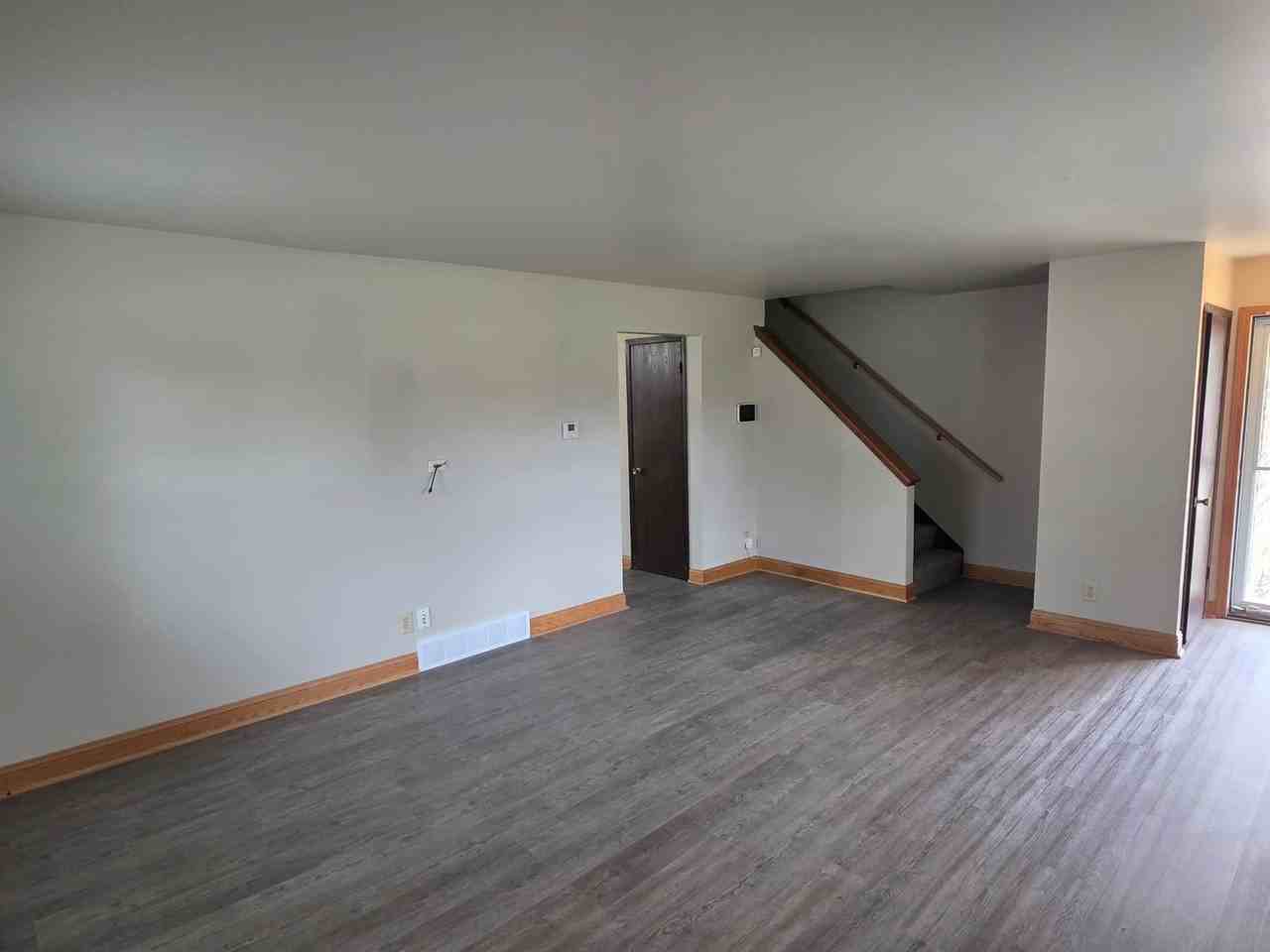7538 S 75th St - Photo 5 of 16