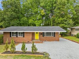 featured image of 2003 N Duke St