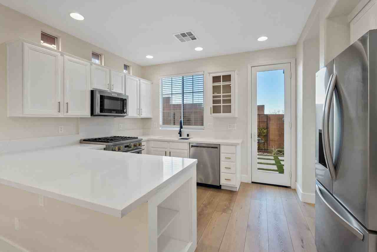 2334 Malaga Peak St - Photo 3 of 50