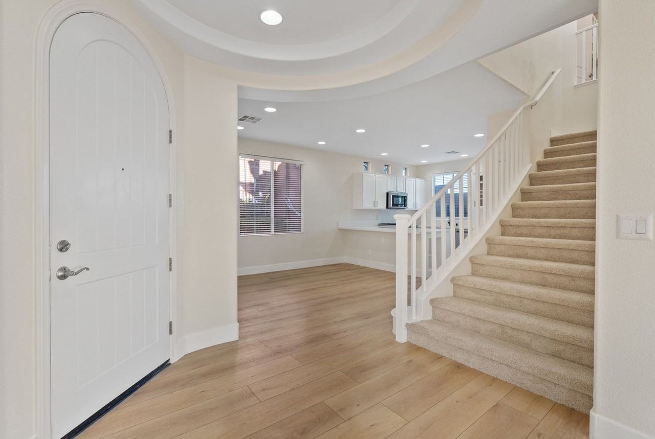 2334 Malaga Peak St - Photo 5 of 50