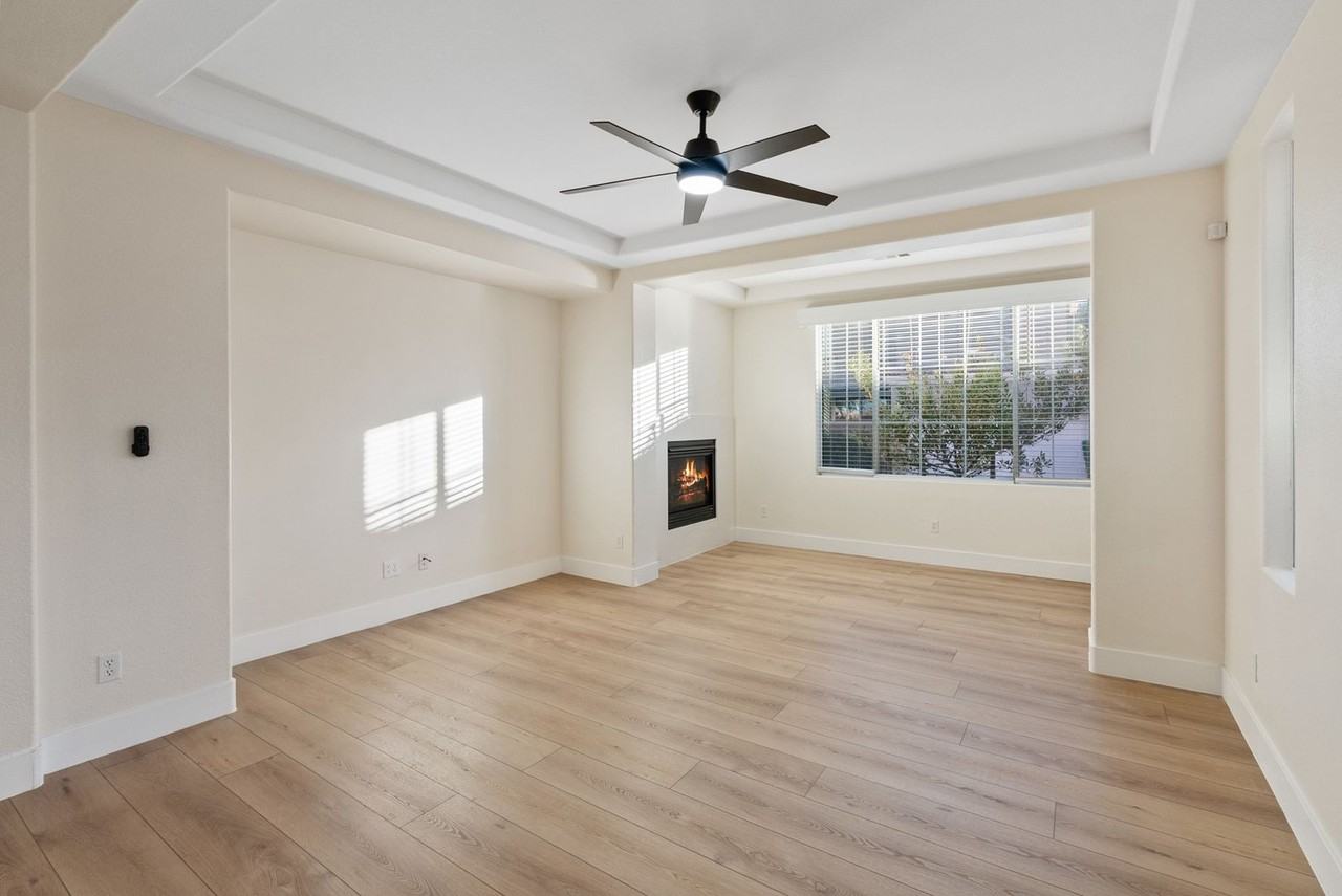 2334 Malaga Peak St - Photo 7 of 50