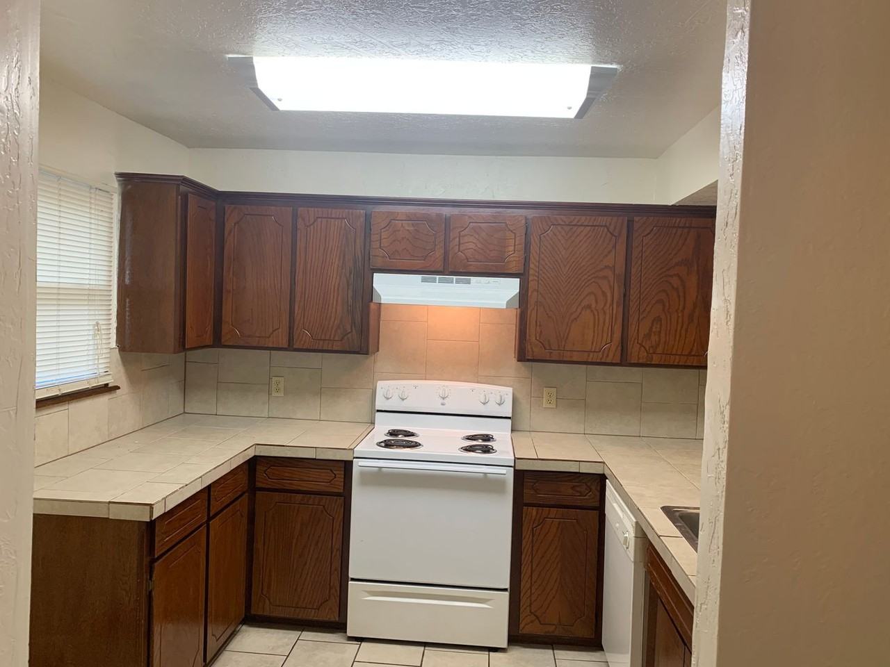 417 W Johnson St - Photo 5 of 5