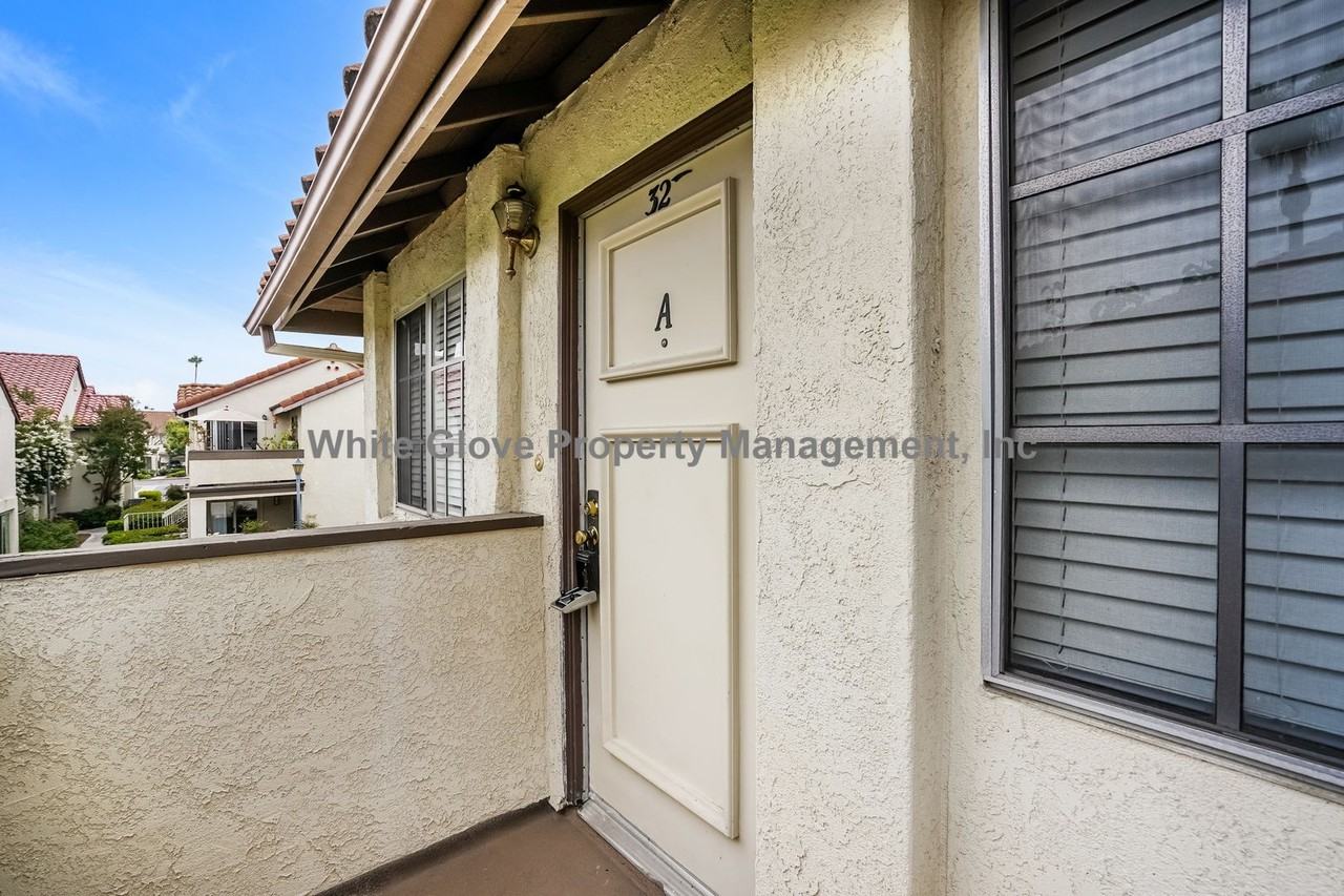 23321 La Crescenta - Photo 2 of 14