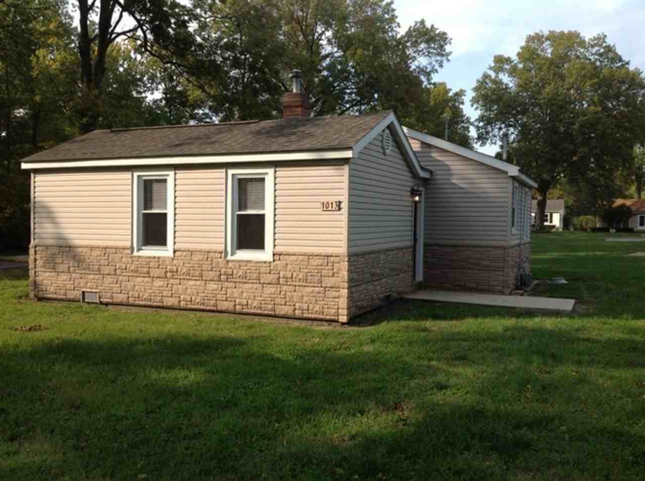 1013 W Church St - Photo 4 of 15