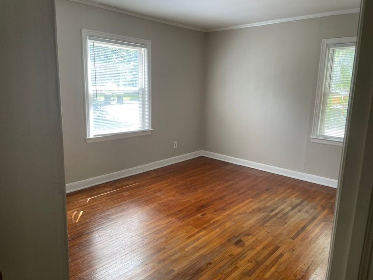 3766 Guernsey Ave - Photo 6 of 13