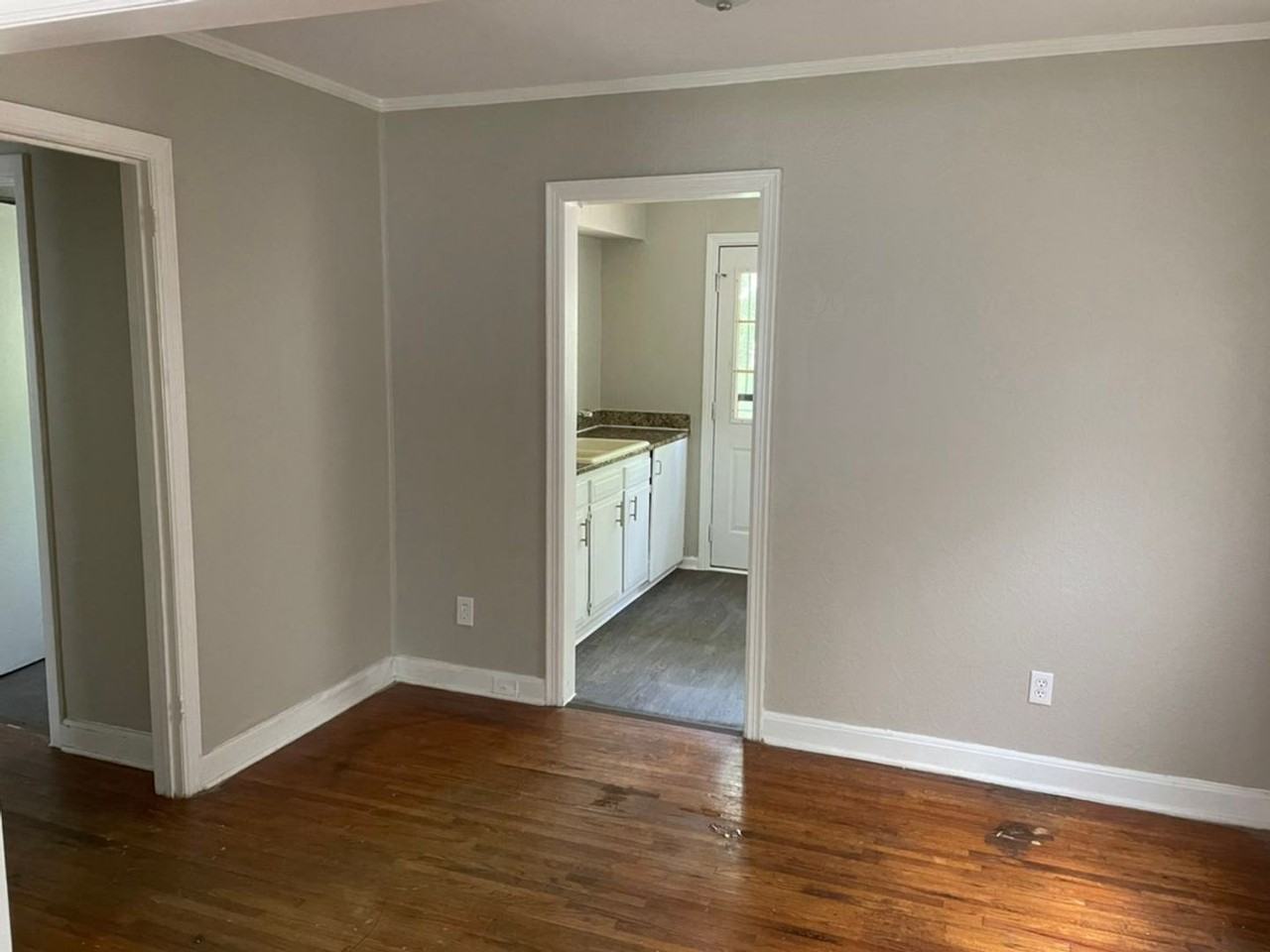 3766 Guernsey Ave - Photo 7 of 13