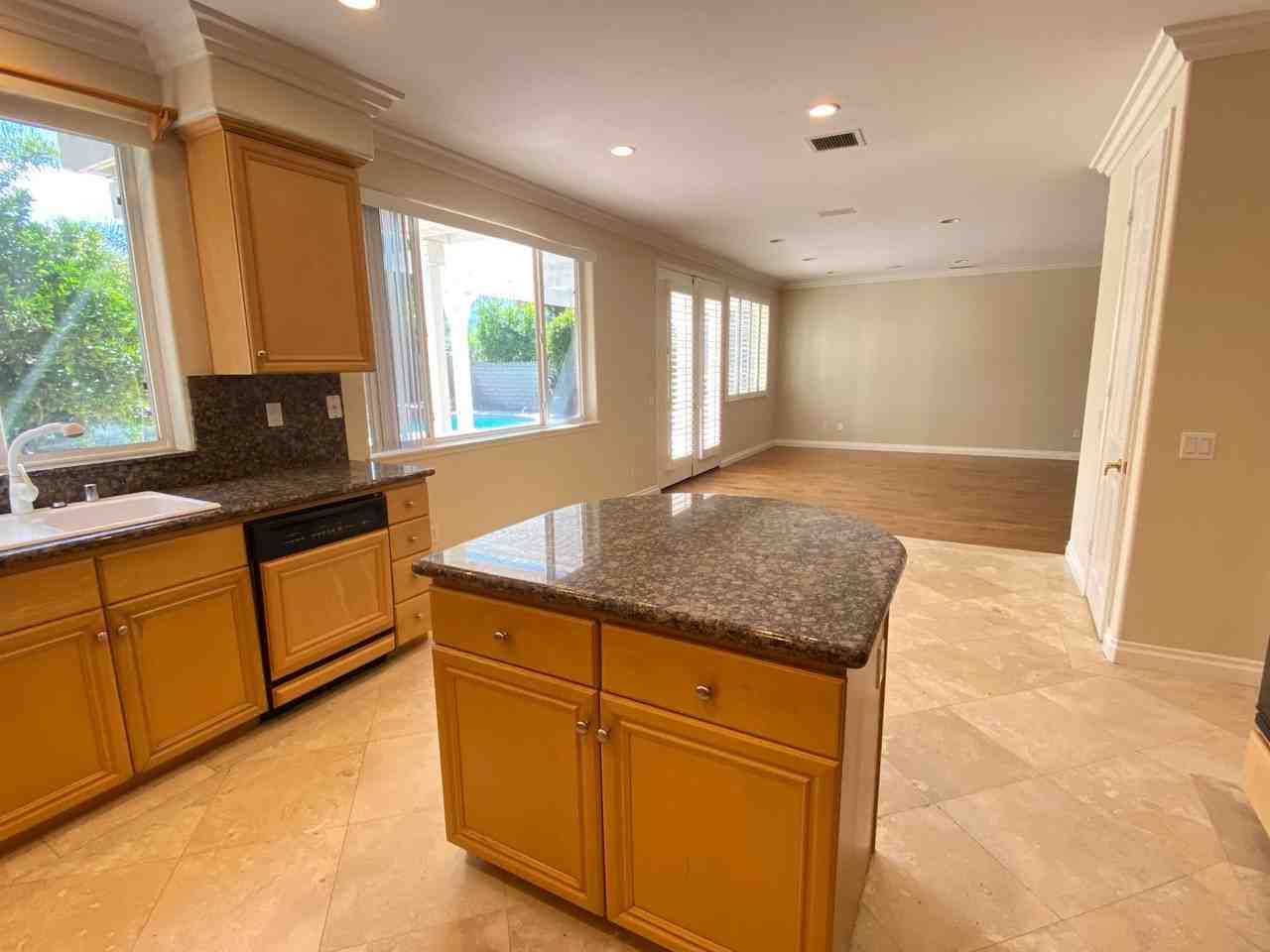 856 Paseo De Leon - Photo 7 of 32