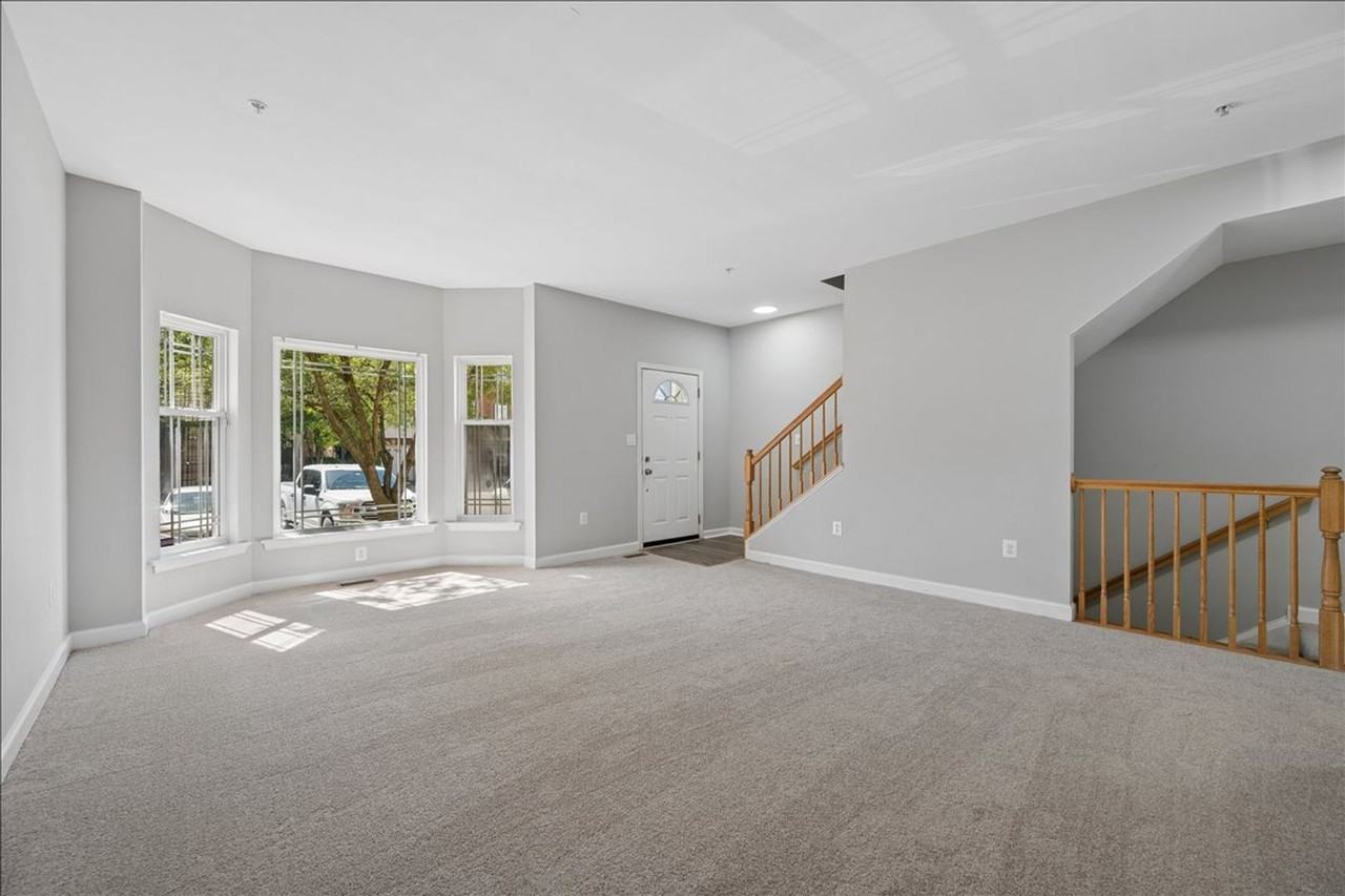 1004 Collindale Ave - Photo 4 of 43