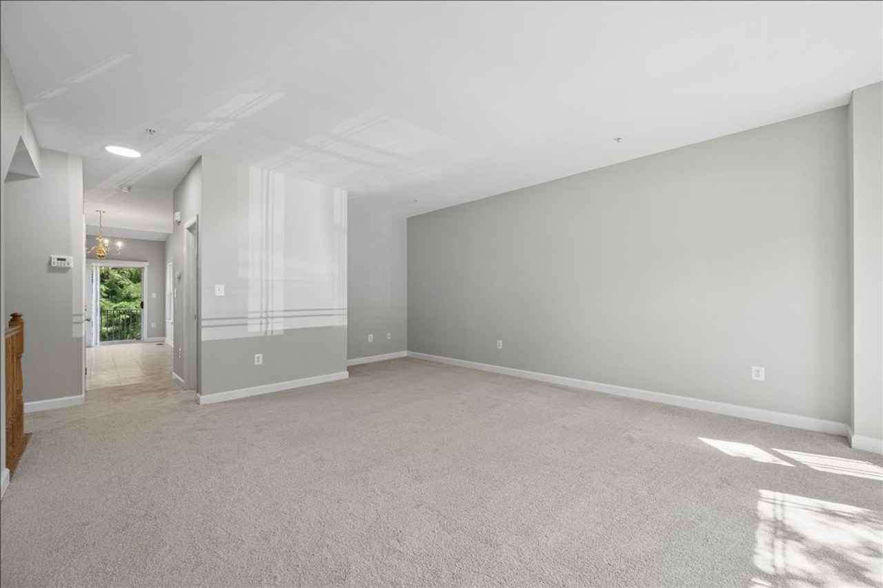 1004 Collindale Ave - Photo 6 of 43