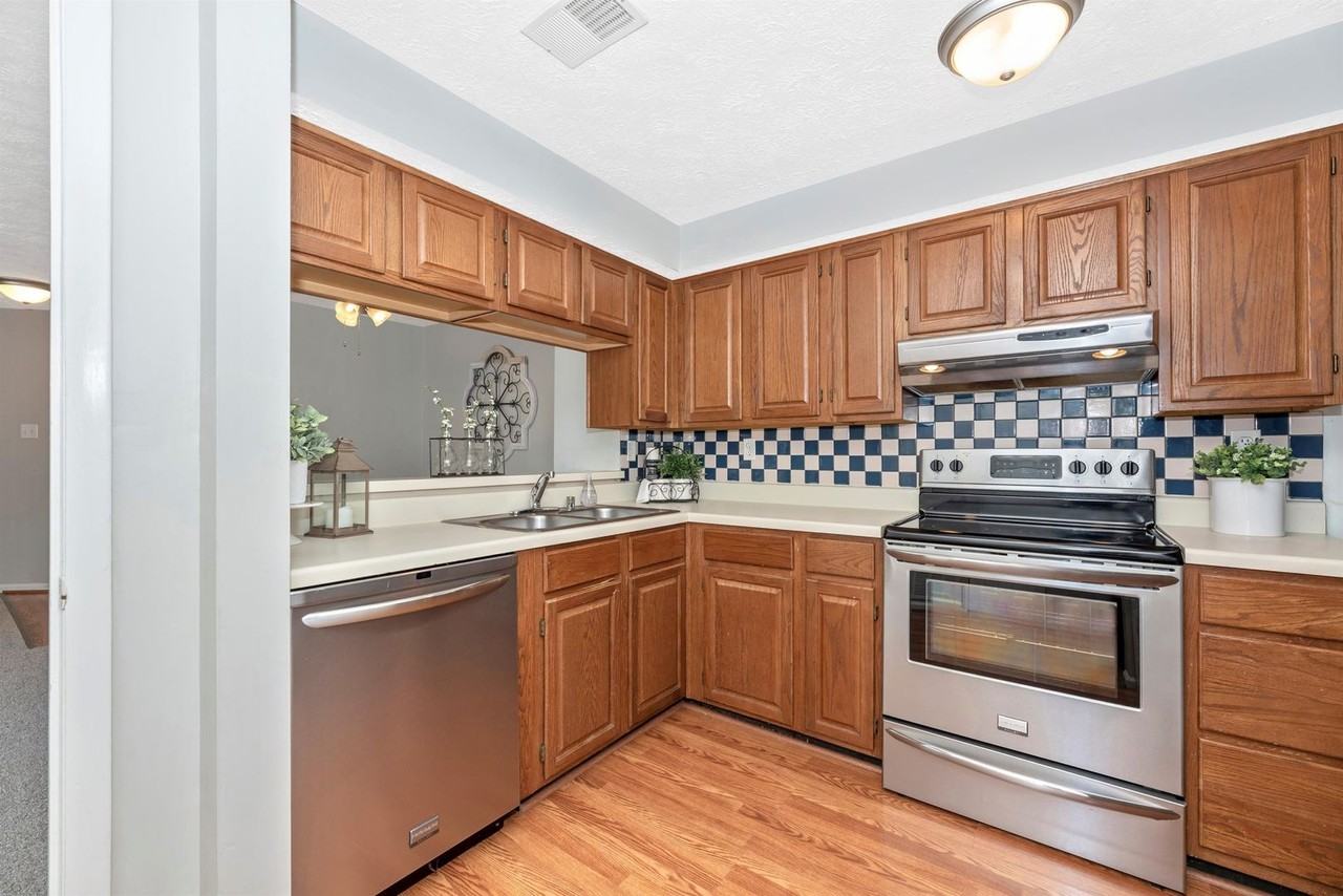 802 Stratford Way #K - Photo 5 of 50