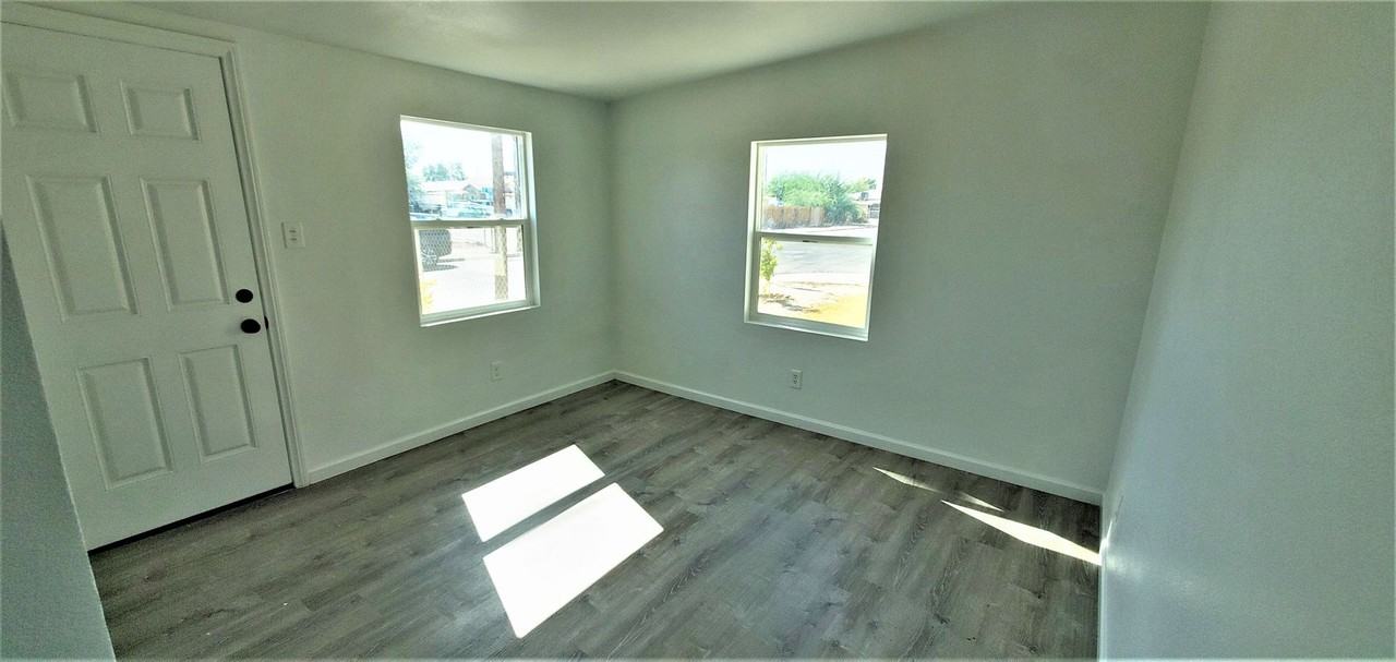 706 W Euclid Ave - Photo 5 of 35