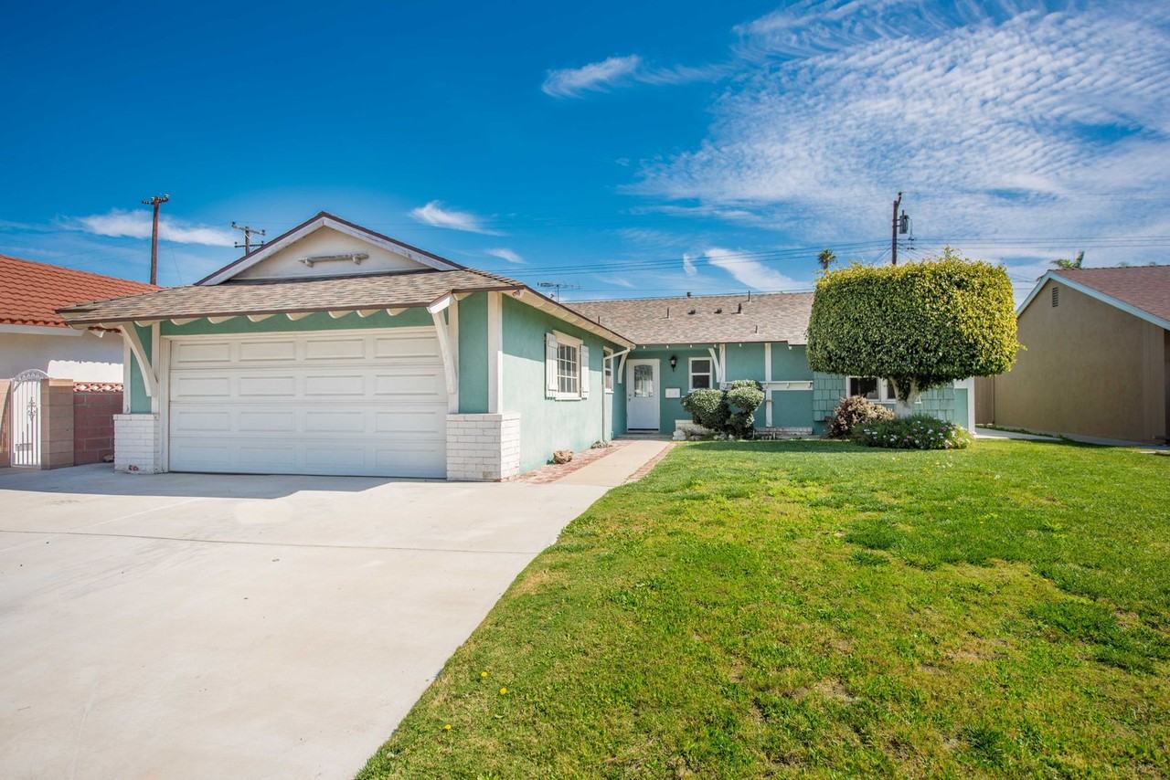 15412 Shasta Ln - Photo 2 of 32