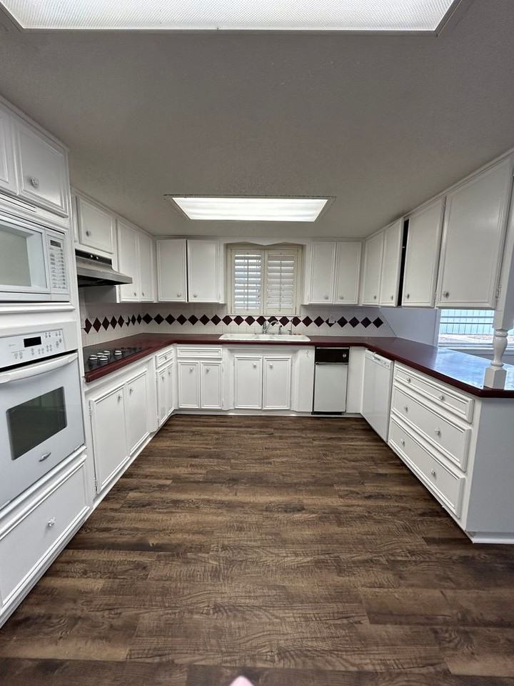 1702 Bonham Ave - Photo 7 of 33
