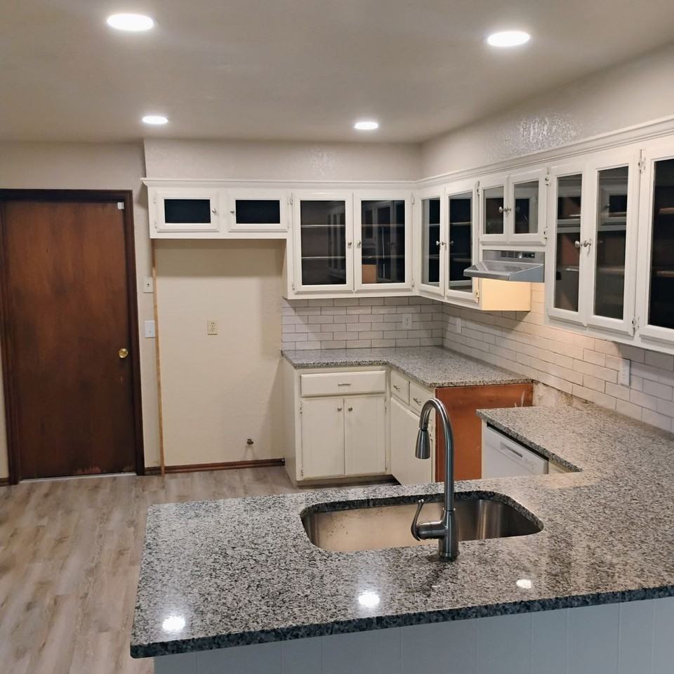10207 Shadowridge Dr - Photo 6 of 12