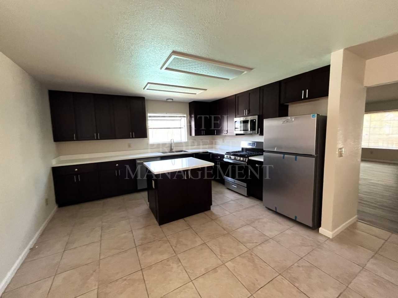 3401 Cassie Ln - Photo 4 of 20