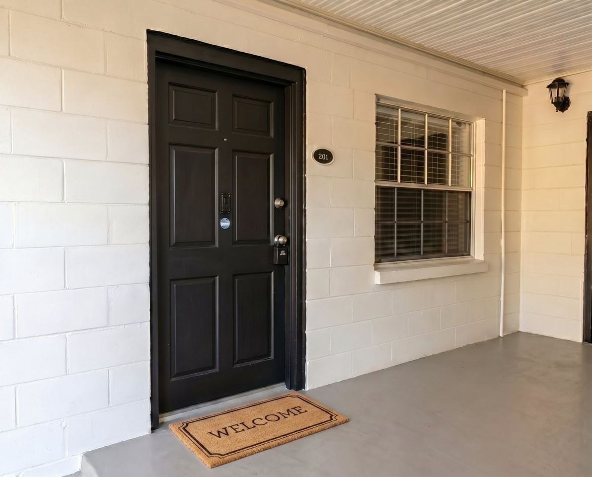 120 S Church Ave #201 - Photo 2 of 25