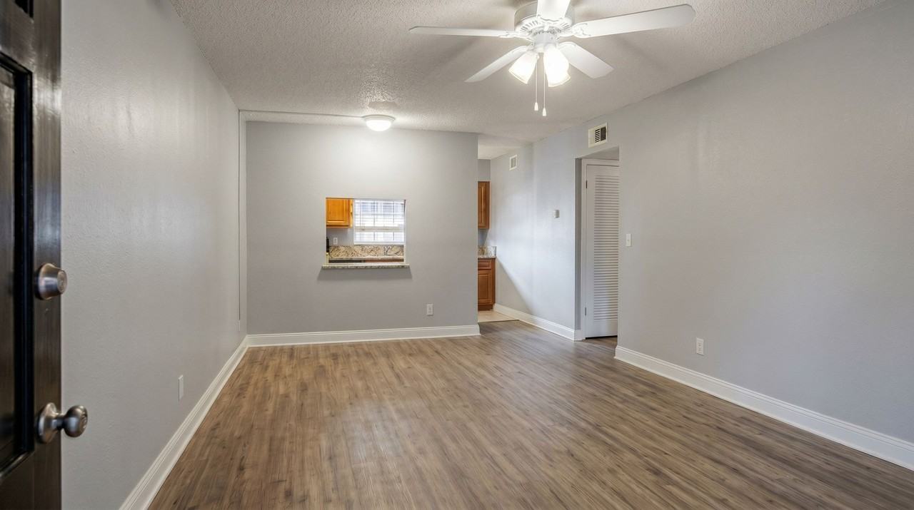 120 S Church Ave #201 - Photo 4 of 25