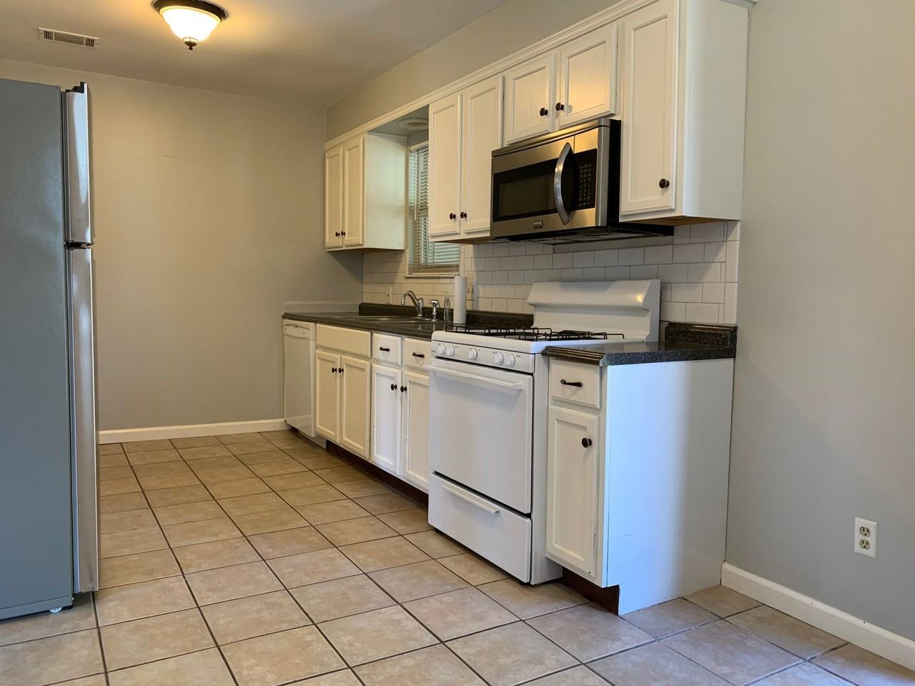 102 Heather Dr - Photo 7 of 29
