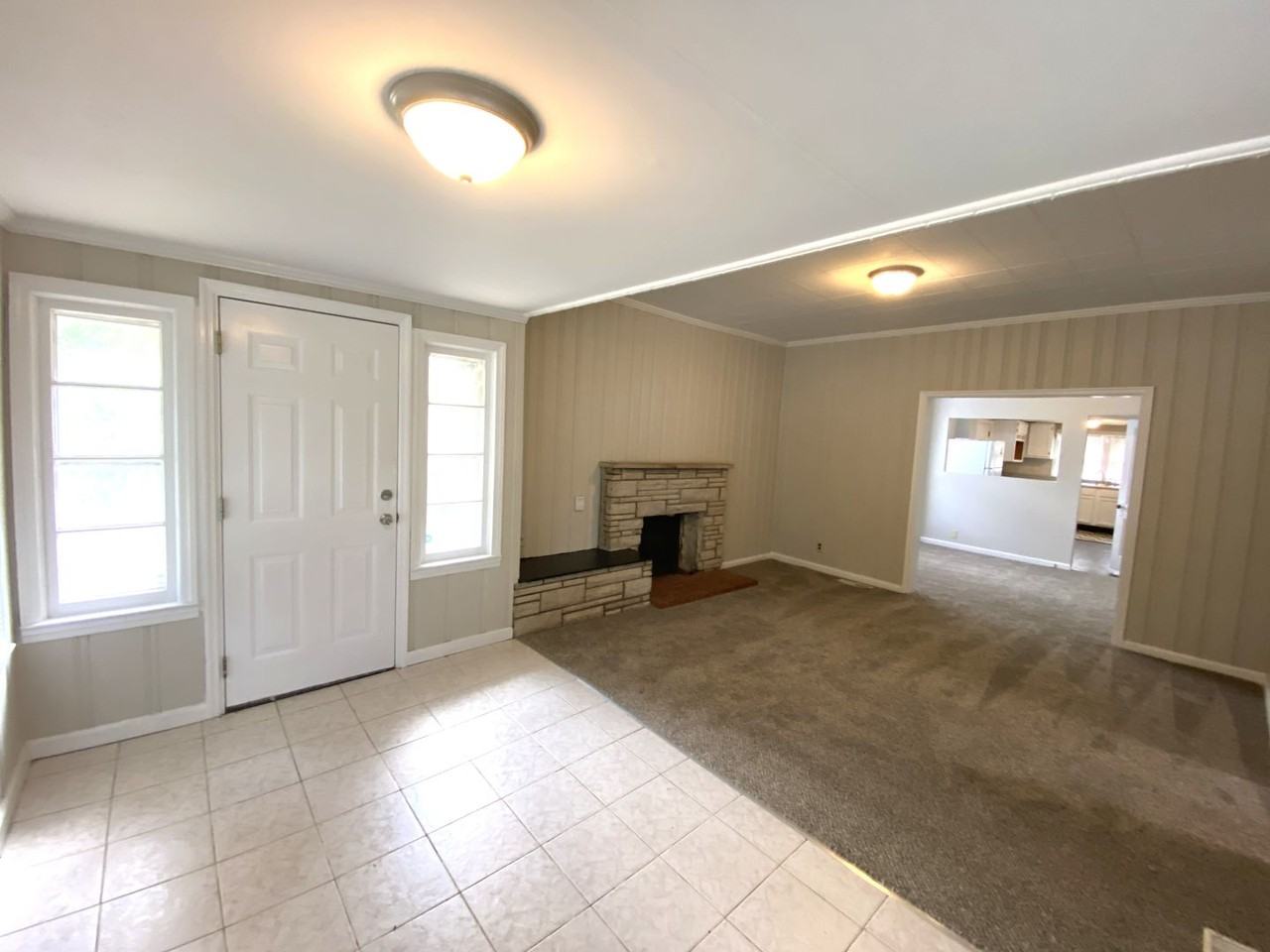 352 Bassett Ave - Photo 3 of 30