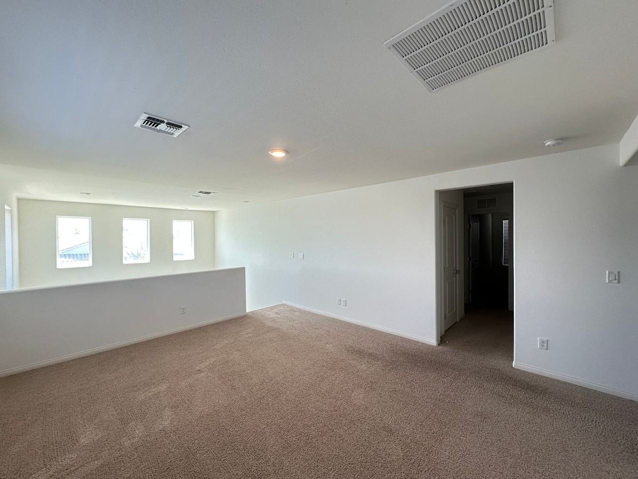 5953 Bruselas St - Photo 7 of 27